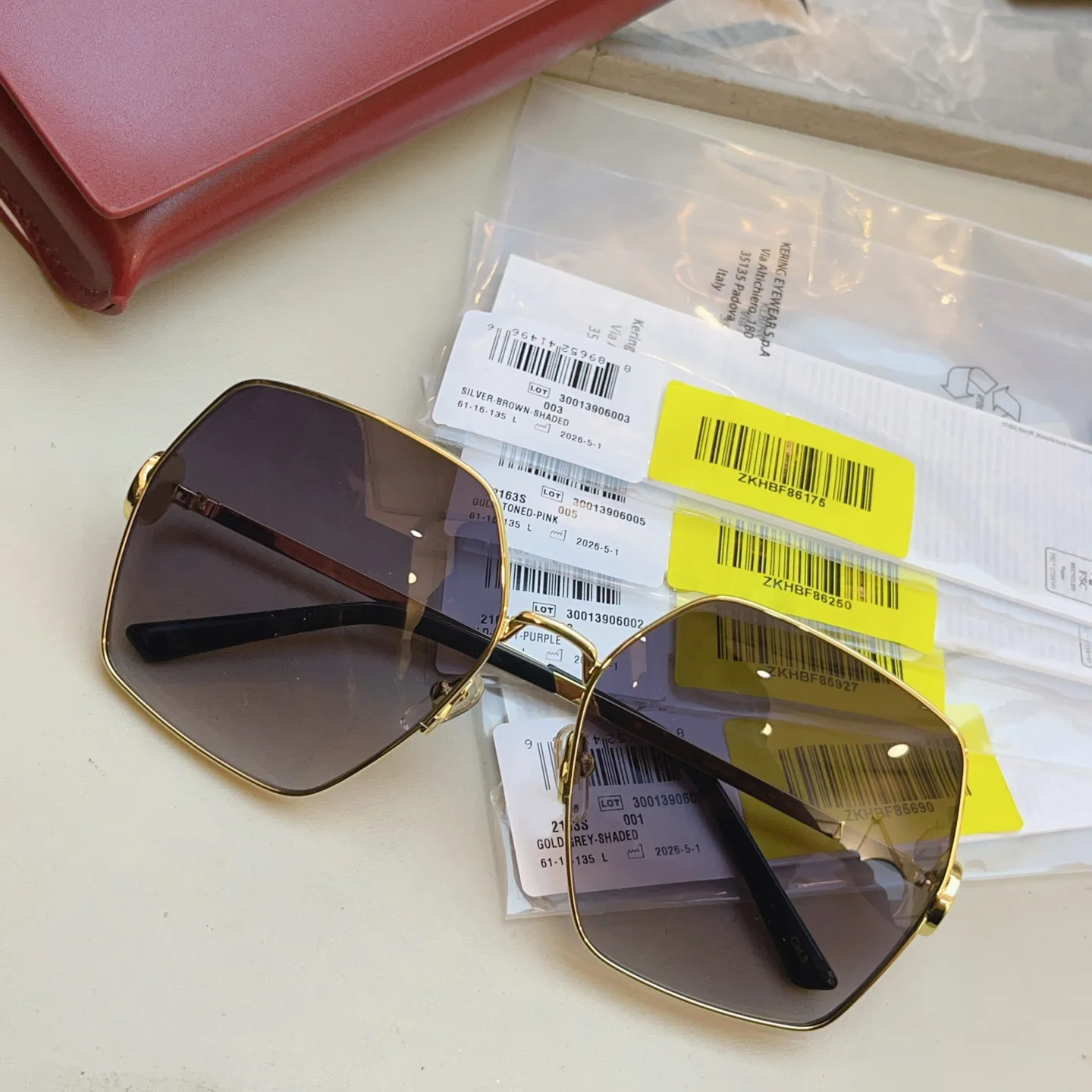 Oversized Square Sunglasses with UV Protected Lenses CH0300S main image 3