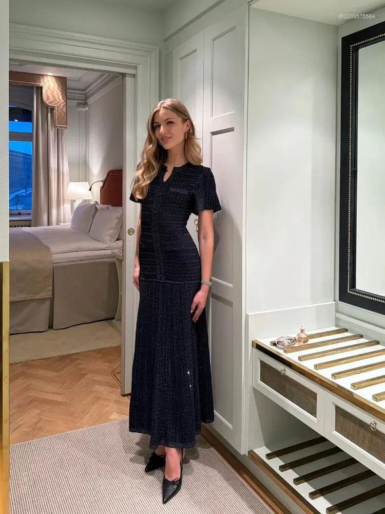 sequin casual dress Elegantly Casual Female Outfits