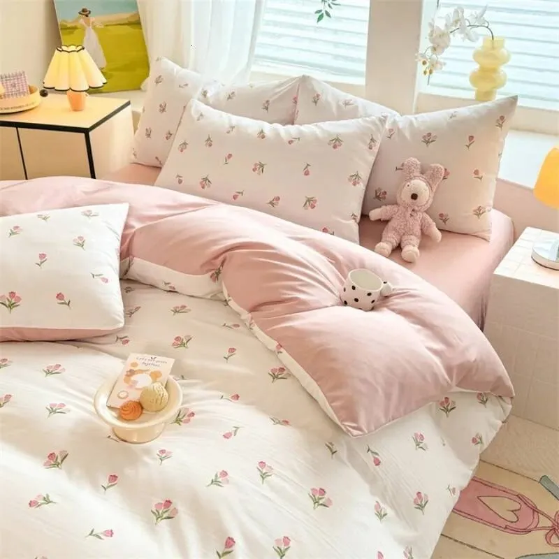 Luxus-Designer-Tulpe, einfache dreiteilige Studenten-Bettwäsche, klein, frisch und superweich, Bettbezug-Kissenbezug-Set, ohne Bettwäsche, 26Y0707,