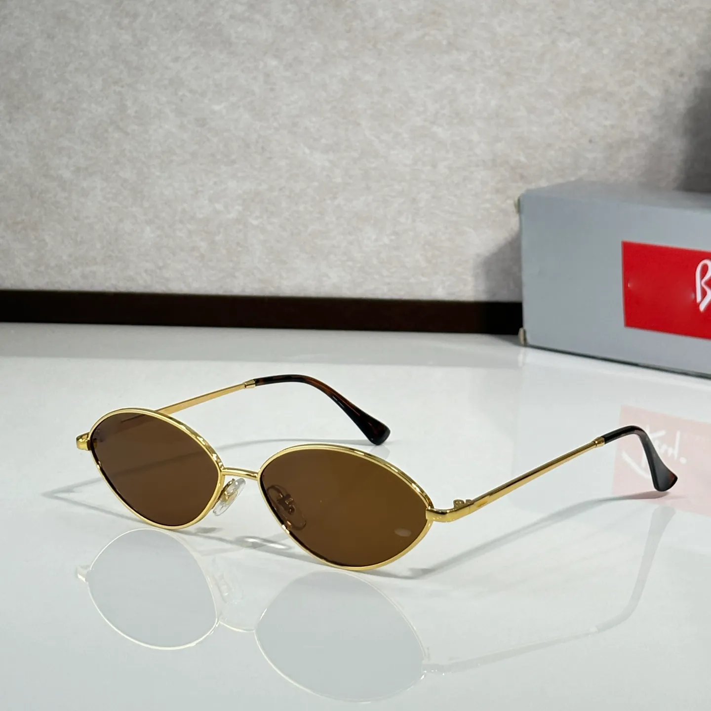 Vintage Oval Sunglasses Women Men Gold Metal Frame... From  display picture 3