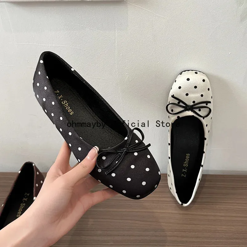 Wholesale Spring Polka Dot Women Ballet Flats Comfortable Round