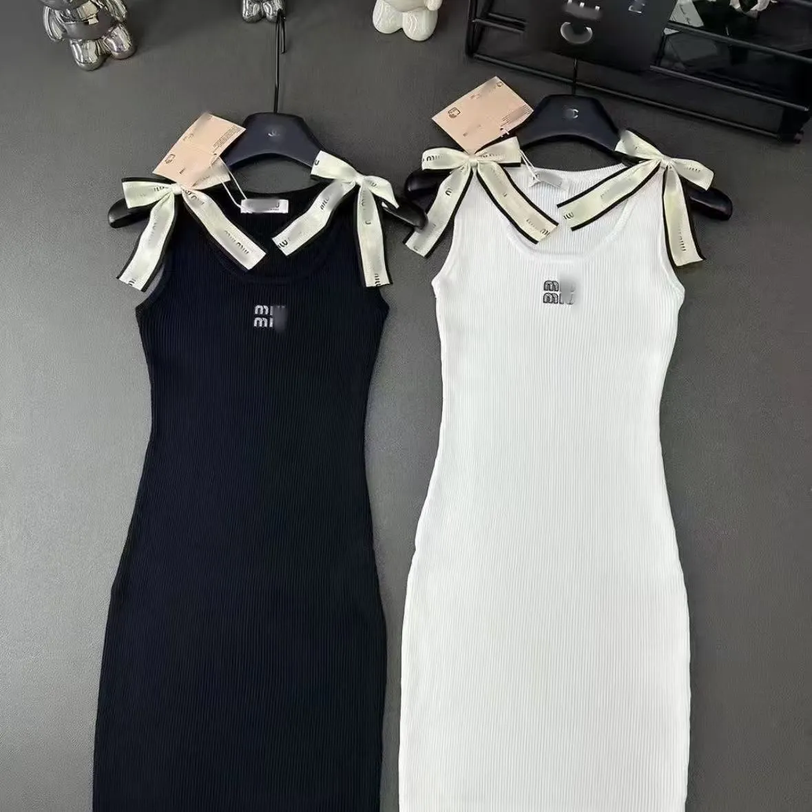 vest female knitted dress Designer women's luxurious slim fit low round neck knitted summer street style sexy vest sleeveless dress White shirt dress