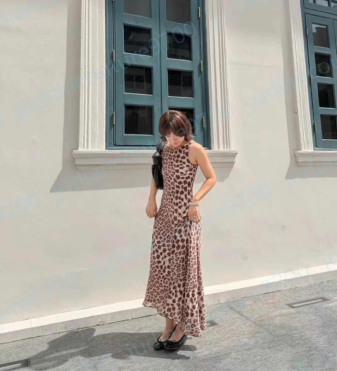 designer leopard print dress Elegant for women Sleeveless Maxi Dress Crew Neck Fashion Brand logo Slim Fit Silky Flowy Hem Casual Party Vacation Color:Sunshine Daisy Jacquard [color:SANDSTONE]color:Brown black off shoulder corset Midi dress Produced in an iconic