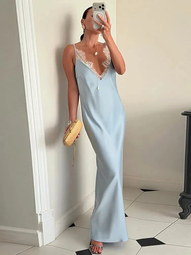 chic lady dresses Elegant Lace Patchwork Womens Dress V Neck Sleeveless... From Mysticastore, Rs.1,937.42 In Bulk boho chic style