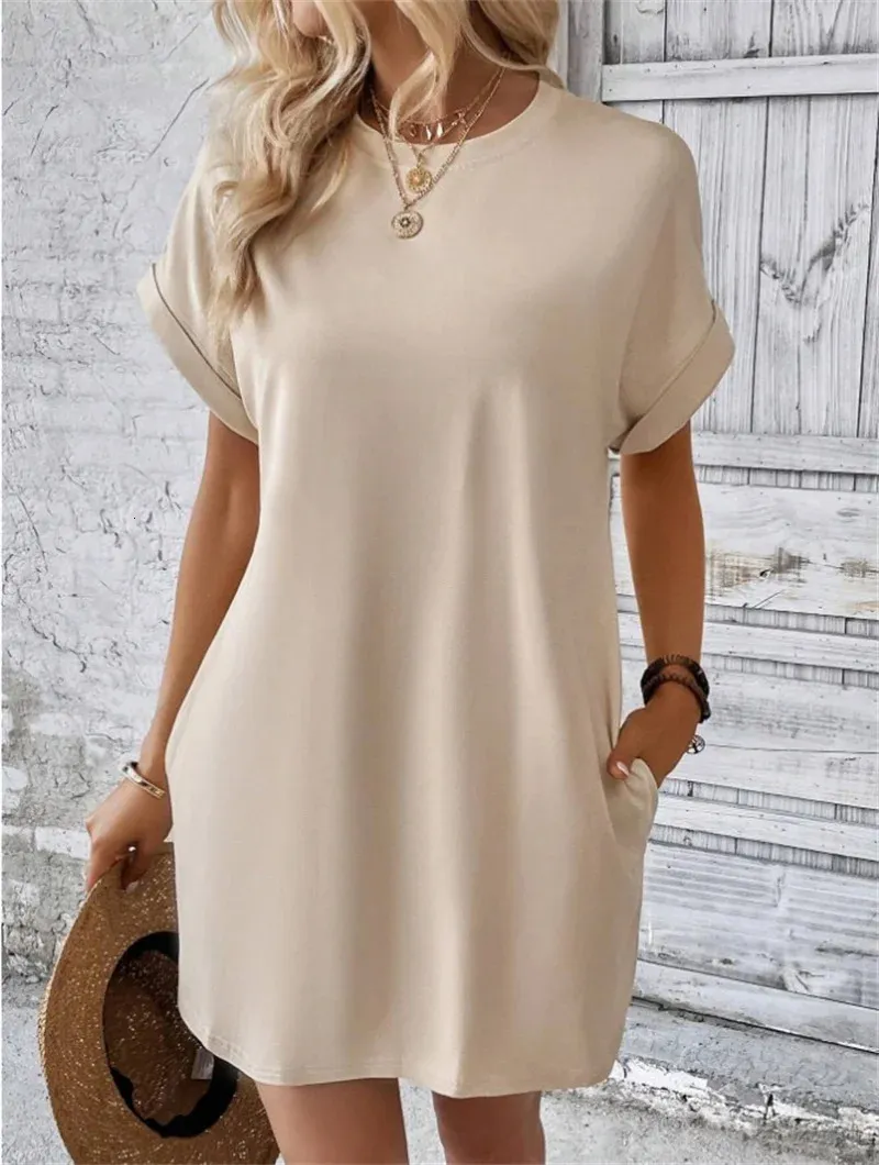 chiffon and velvet dress Flora with High-Neck Cream / FR 38 transitioning seamlessly into a Berry Chiffon Cape Maxi size_new_2 Size:MEDIUM - US MEN 11 - UK 10.5 - EU 45