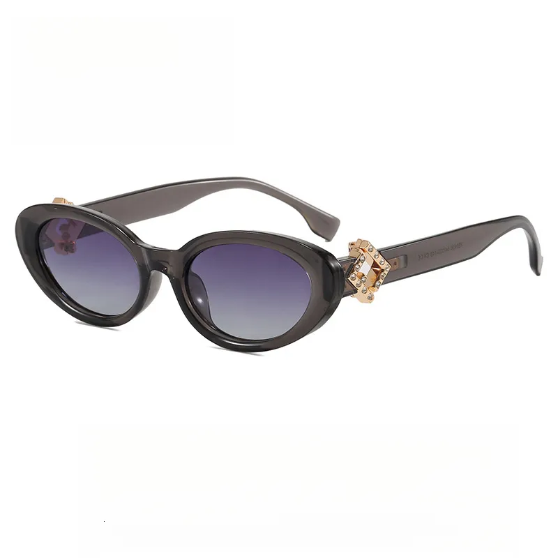 Luxury Designer Retro Oval Flower Sunglasses With... From  display picture 2