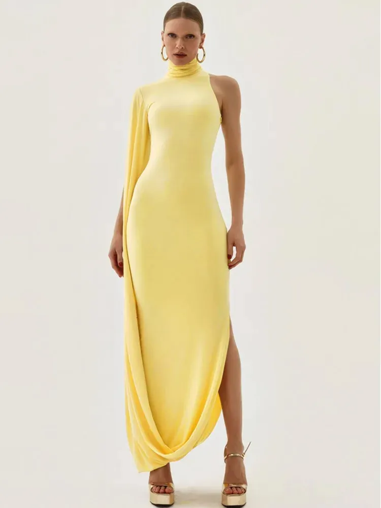 bodycon maxi dress with split Sexy One-Shoulder for Women, Turtleneck, High Waist, Solid Color, Elegant Club Party Gown, Long Sleeve Size:4X/22-24 Sleeve Length mgny by mori lee Madison Beer, Elle's 29th