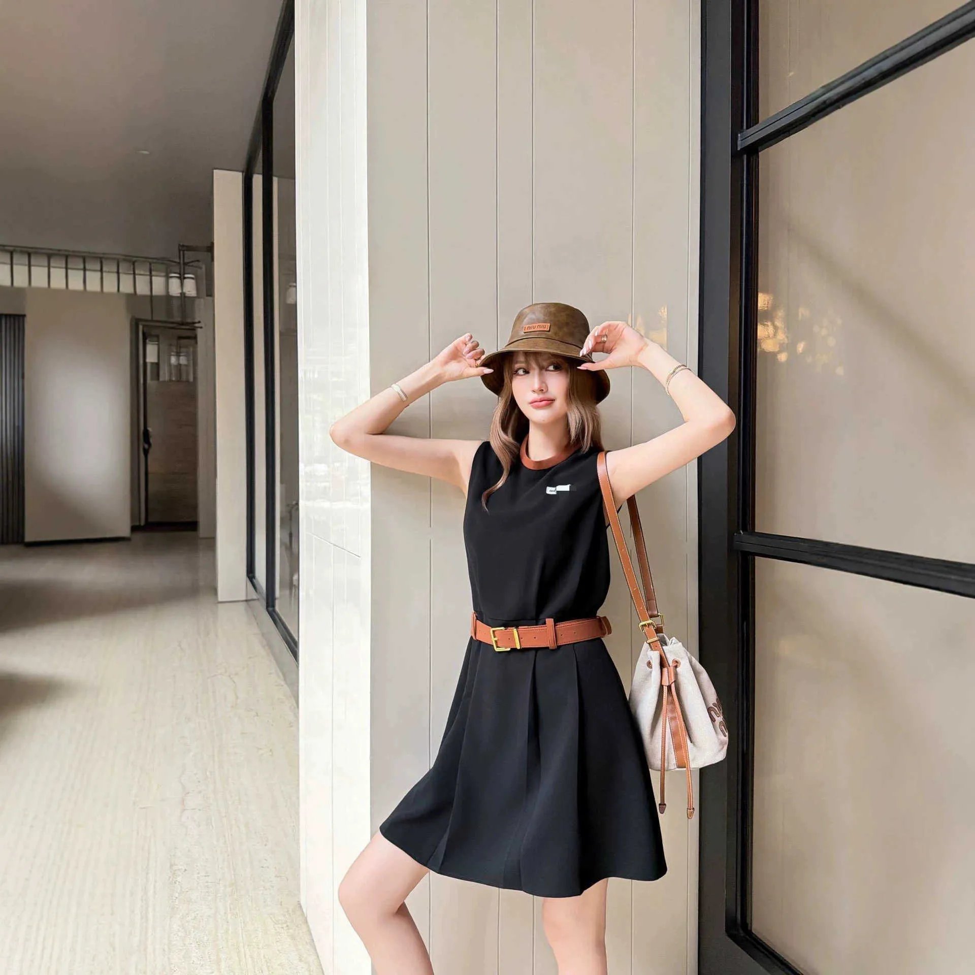 a-line dresses for petite women French-Style Black Sleeveless Dress Women, Waist-Cinching Slimming Tank Dress, Summer Elegant Dress neckline and fit Puff Sleeves Backless sequin bodycon dress Size:44DD