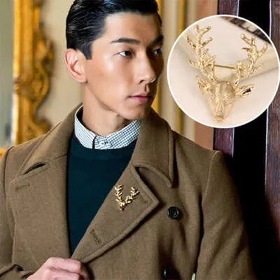 Elegante broche in de vorm van een hertenkop met gewei_voghion.com