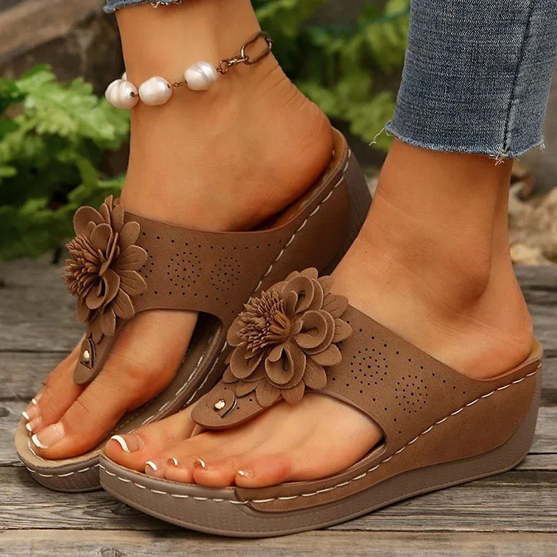 Retro Flower Decor Slippers Women Summer Clip Toe Wedge Sandals Woman Plus Size 43 Light Non Slip Beach Flip Flops_vogvips.com