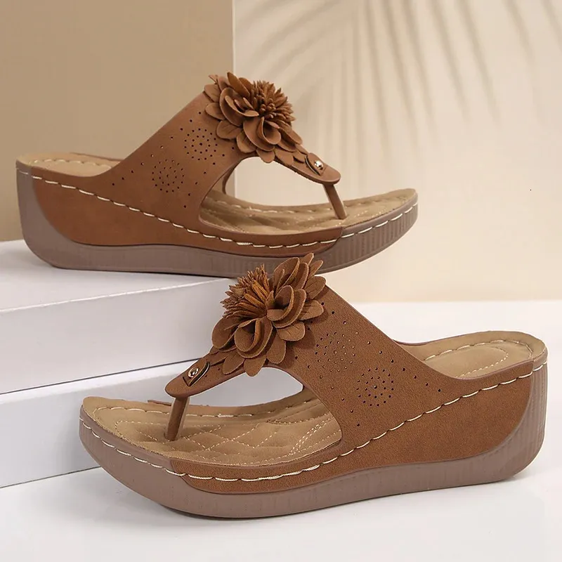 Retro Flower Decor Slippers Women Summer Clip Toe Wedge Sandals Woman Plus Size 43 Light Non Slip Beach Flip Flops_vogvips.com