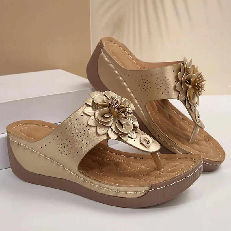 Retro Flower Decor Slippers Women Summer Clip Toe Wedge Sandals Woman Plus Size 43 Light Non Slip Beach Flip Flops_vogvips.com