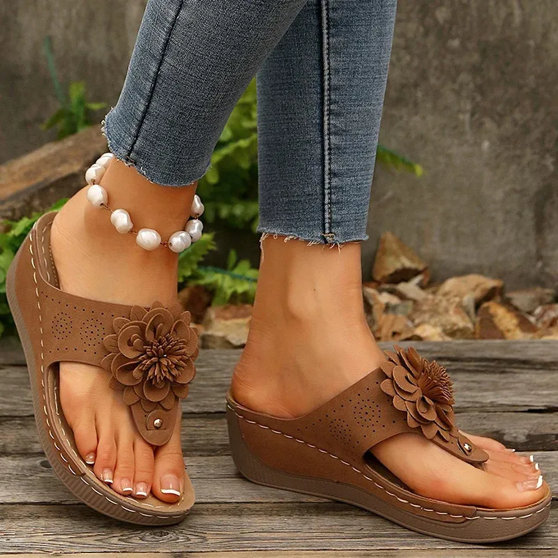 Retro Flower Decor Slippers Women Summer Clip Toe Wedge Sandals Woman Plus Size 43 Light Non Slip Beach Flip Flops_vogvips.com