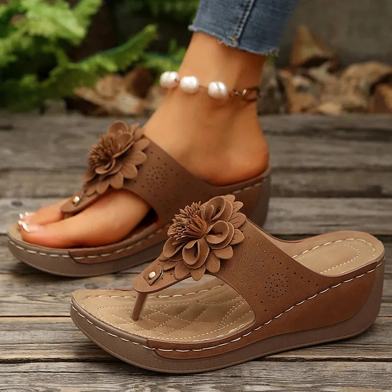 Retro Flower Decor Slippers Women Summer Clip Toe Wedge Sandals Woman Plus Size 43 Light Non Slip Beach Flip Flops_vogvips.com