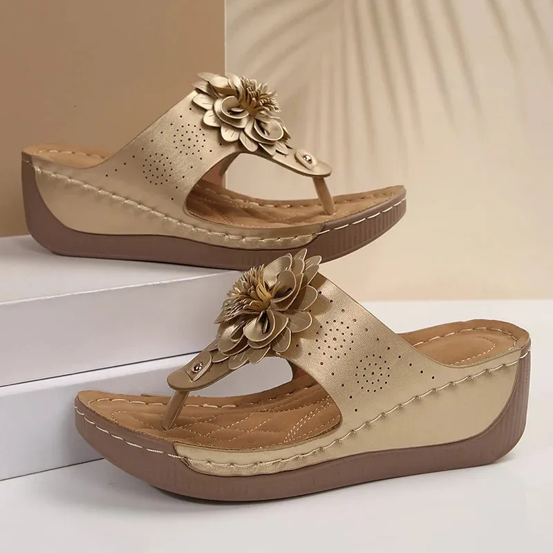 Retro Flower Decor Slippers Women Summer Clip Toe Wedge Sandals Woman Plus Size 43 Light Non Slip Beach Flip Flops_vogvips.com