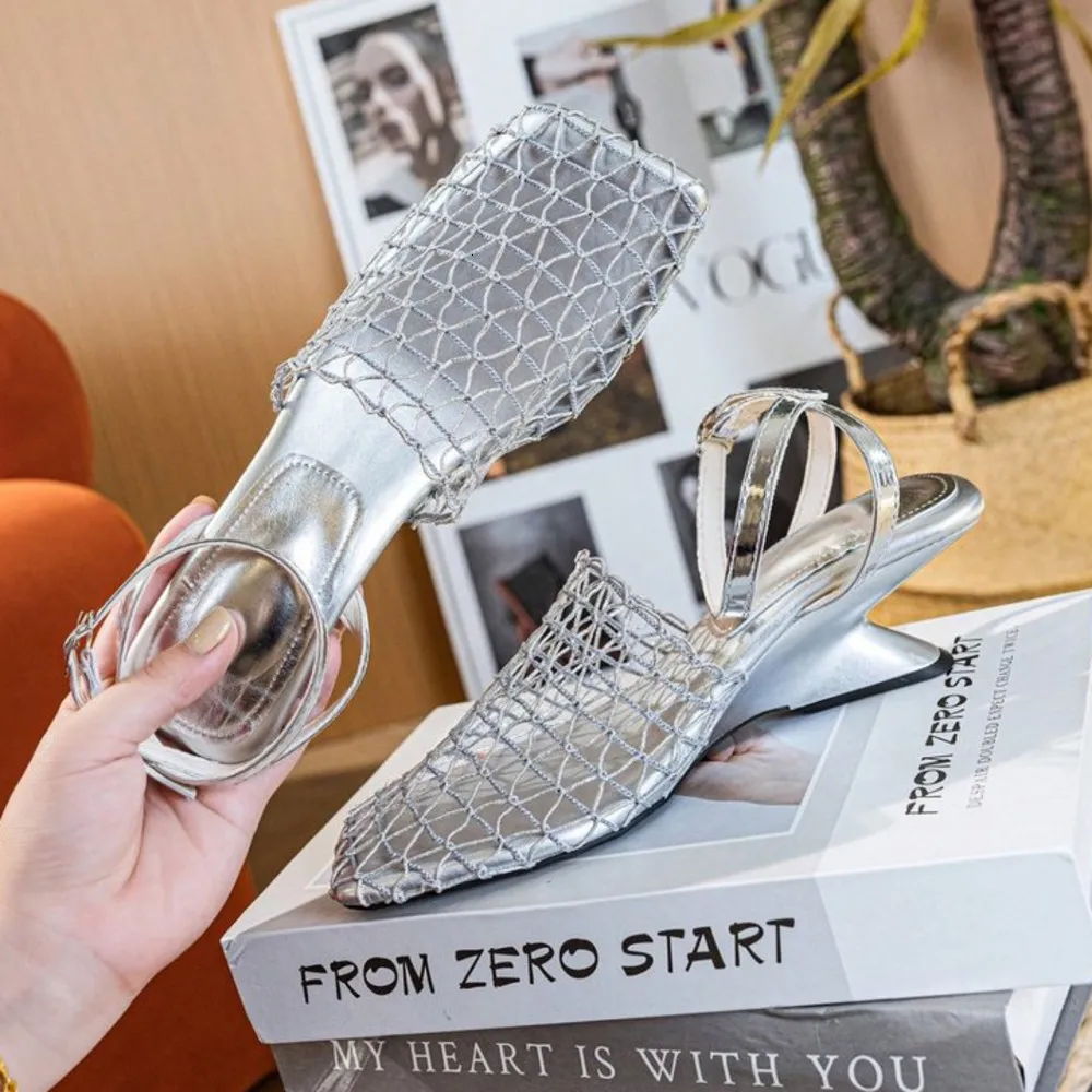 Damen-Sandalen mit Fischernetz-Design, hohlem quadratischem Muster, unregelmäßiger, hohler Zehenpartie, römischen Schuhen, atmungsaktiven hohen Absätzen für Damen_voghion.com