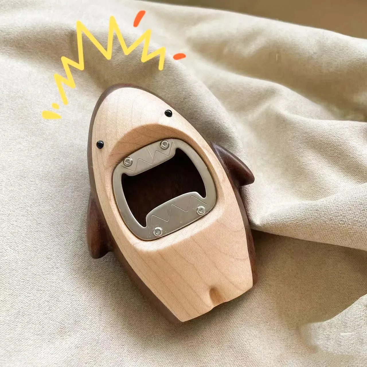 クリエイティブ木製サメ栓抜きかわいいビールキャップリムーバーバー 