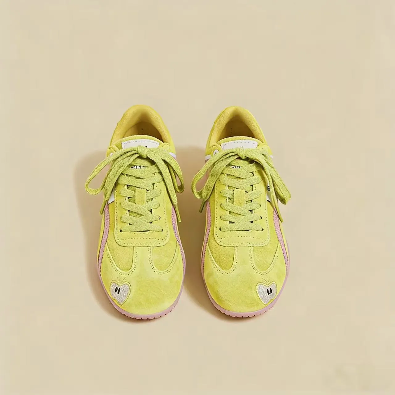 Designer Casual Sports Running Shoes For Men And Women Wear Resistant Synthetic Suede Leather With Graffiti Chunky_vogvips.com