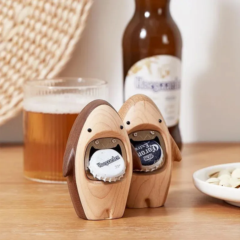 クリエイティブ木製サメ栓抜きかわいいビールキャップリムーバーバー 