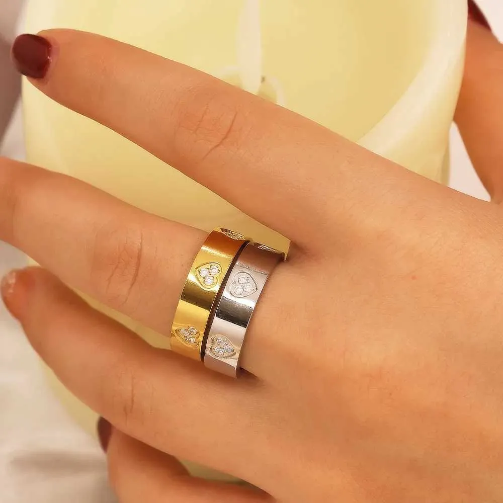 Crystal Star Ring Gold Plated Titanium Steel Waterproof Jewelry_voghion.com