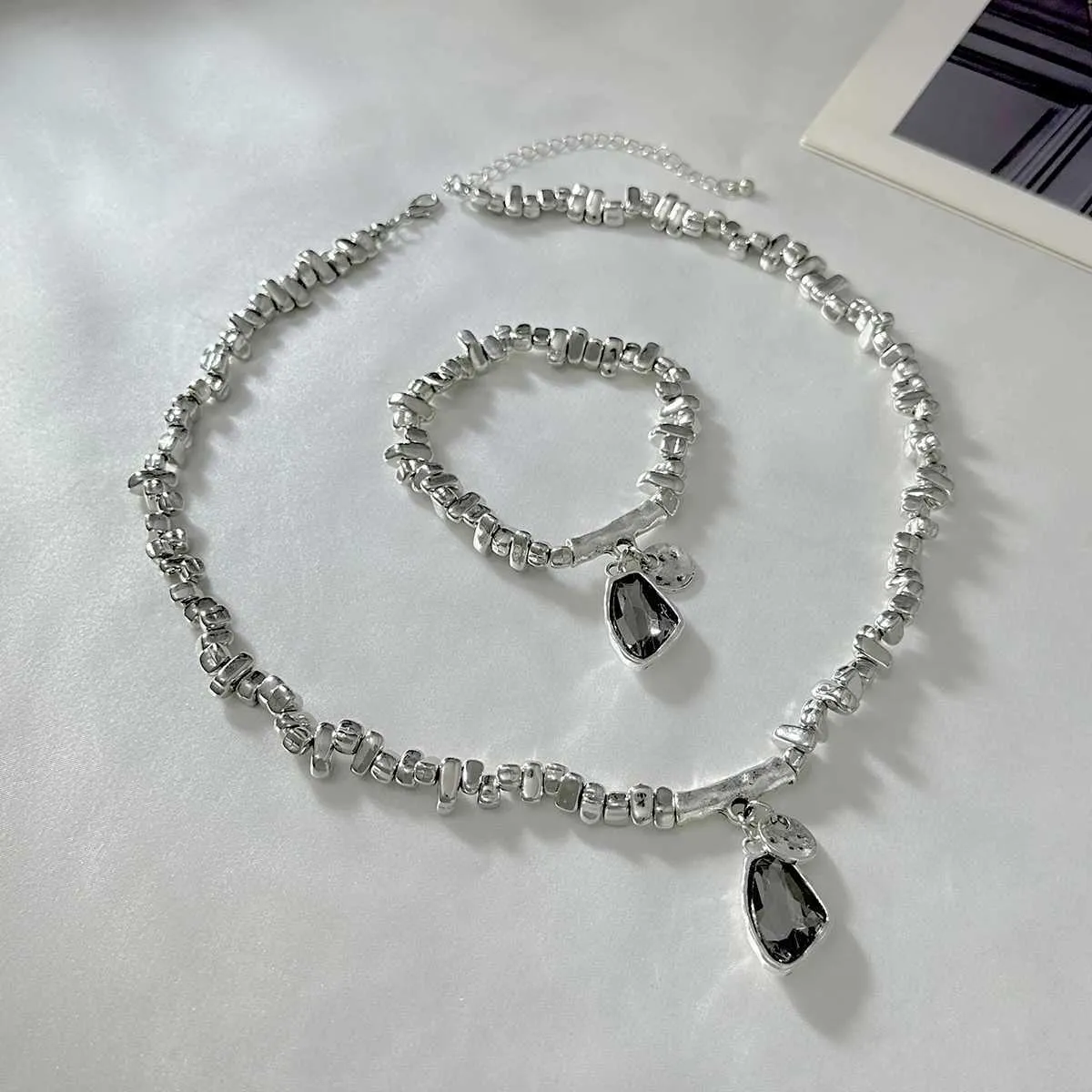 Set elegante con collana con pendente in zirconi neri e bracciale con perline CCB color argento, stile Salircon Fashion, donna, Mujer Y2K_voghion.com