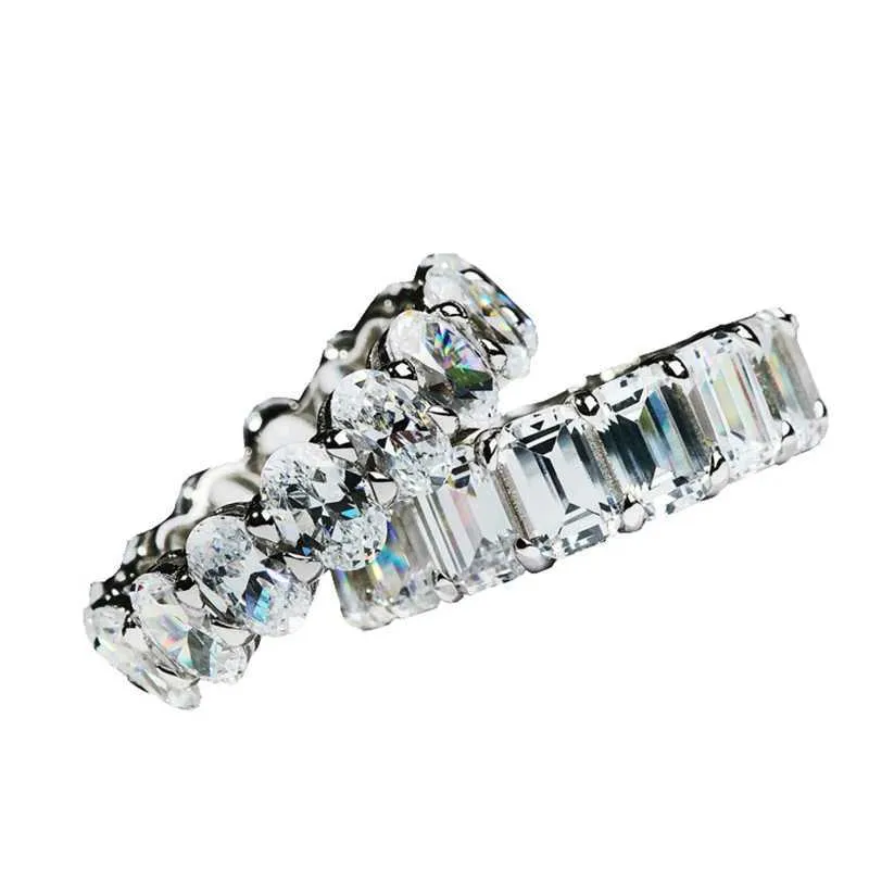 Anillo de diseño para mujer de moissanita rectangular y ovalada_voghion.com