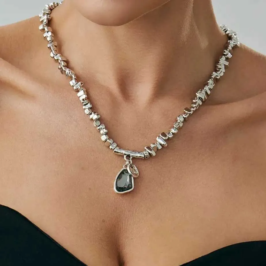 Set elegante con collana con pendente in zirconi neri e bracciale con perline CCB color argento, stile Salircon Fashion, donna, Mujer Y2K_voghion.com