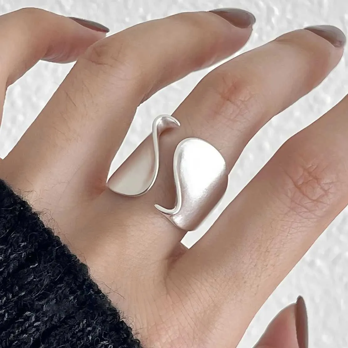 Anello PANJBJ in argento sterling 925 con geometria satinata per donna, ampia texture, versatile, fatto a mano, gioiello Ins, regalo_voghion.com