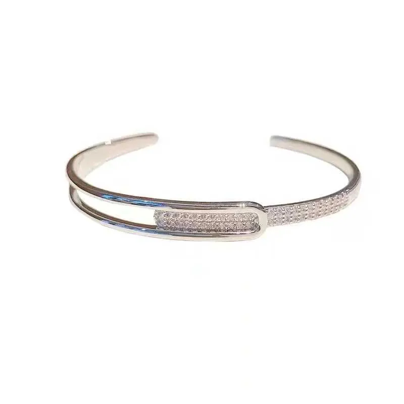 Pulsera de charm en plata de ley con circonita para mujer estilo simple_voghion.com