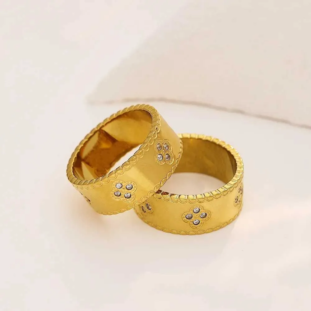 Crystal Star Ring Gold Plated Titanium Steel Waterproof Jewelry_voghion.com