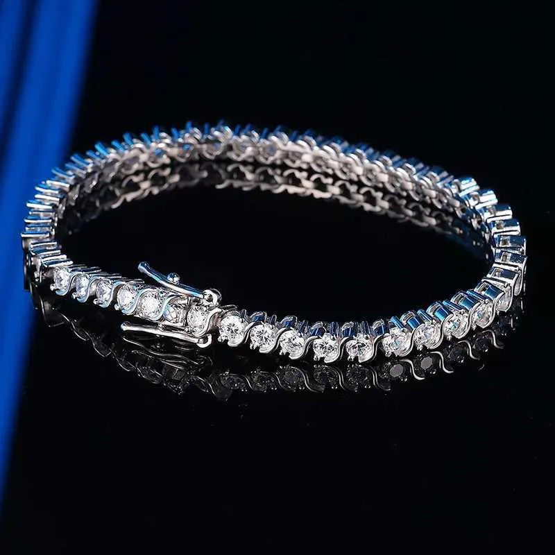 Luxury Tennis Bracelet With Full Diamond 925 Silver Plated Finish_voghion.com