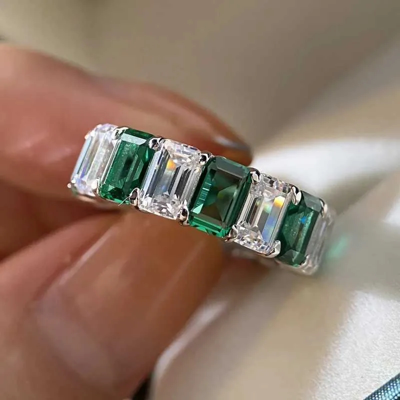Anillo de diseño para mujer de moissanita rectangular y ovalada_voghion.com