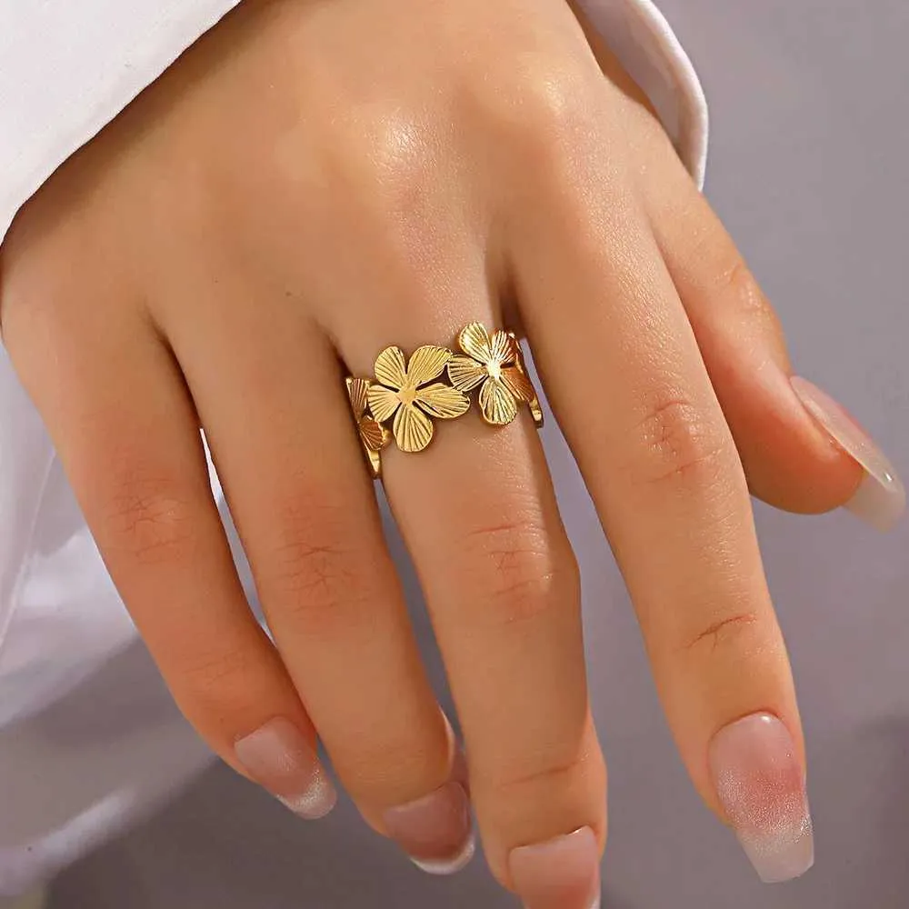 Stainless Steel Flower Adjustable Opening Rings 18k Gold PVD Plated Waterproof Finger Jewelry For Women Wedding_voghion.com