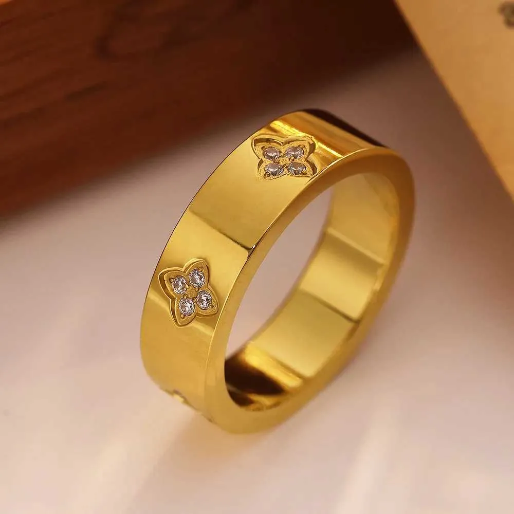 Crystal Star Ring Gold Plated Titanium Steel Waterproof Jewelry_voghion.com