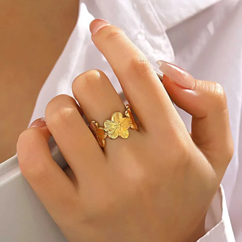 Stainless Steel Flower Adjustable Opening Rings 18k Gold PVD Plated Waterproof Finger Jewelry For Women Wedding_voghion.com