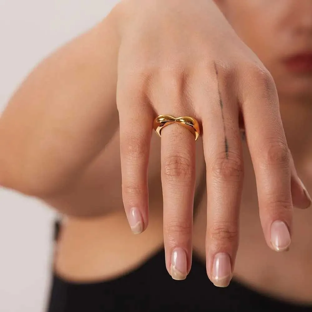 Wasserdichter Edelstahl-Herzring für Damen, farbecht, stilvoller Metallring, schlichter neuer Schmuck, Großhandel, Dropshipping_voghion.com