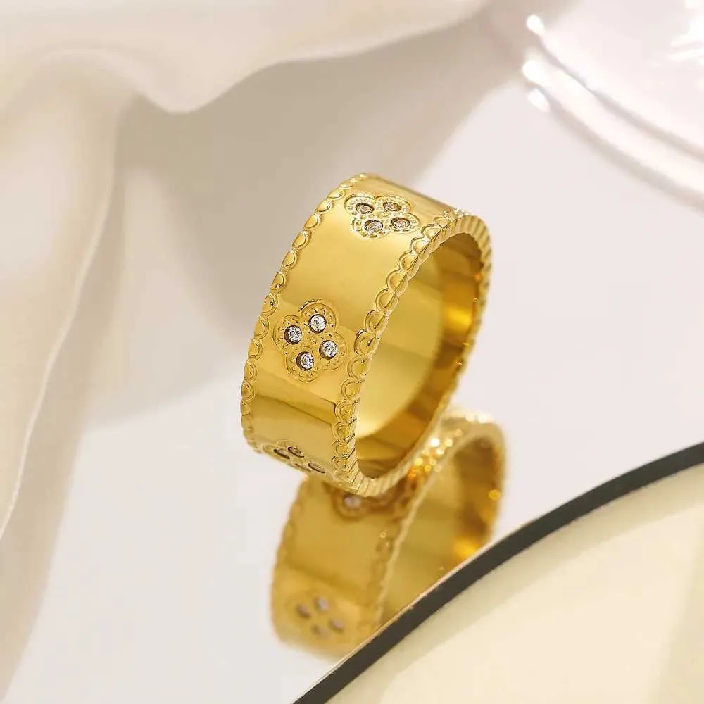 Crystal Star Ring Gold Plated Titanium Steel Waterproof Jewelry_voghion.com