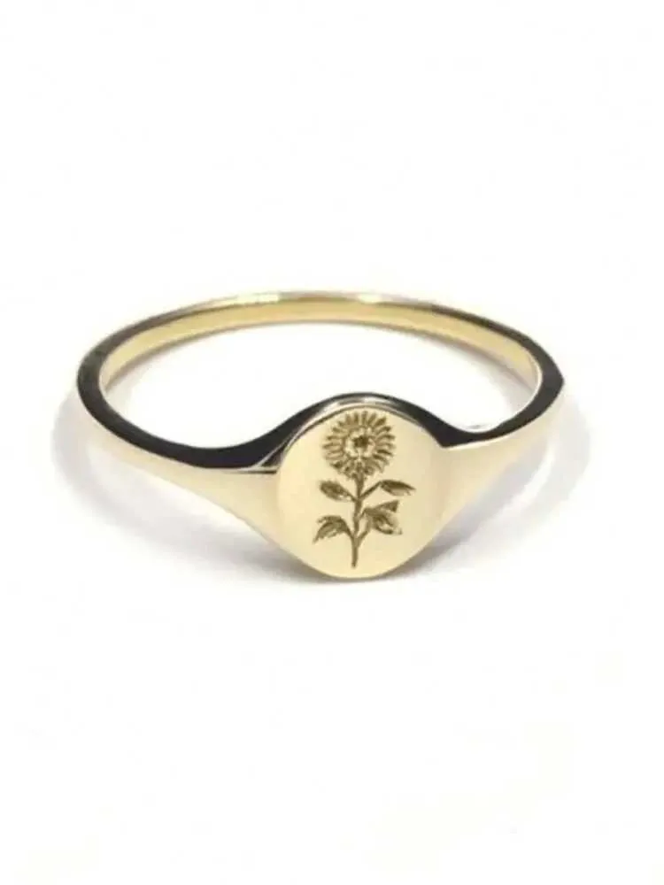 Glänzender, personalisierter Sonnenblumenring aus 925er Sterlingsilber für Damen – exklusiv für Verlobung und Hochzeit. Luxuriös und hochwertig._voghion.com
