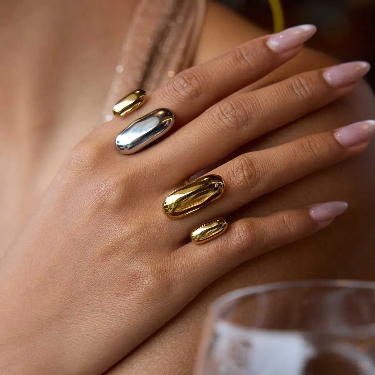 Bague ouverte géométrique ovale dorée en acier inoxydable femme_voghion.com