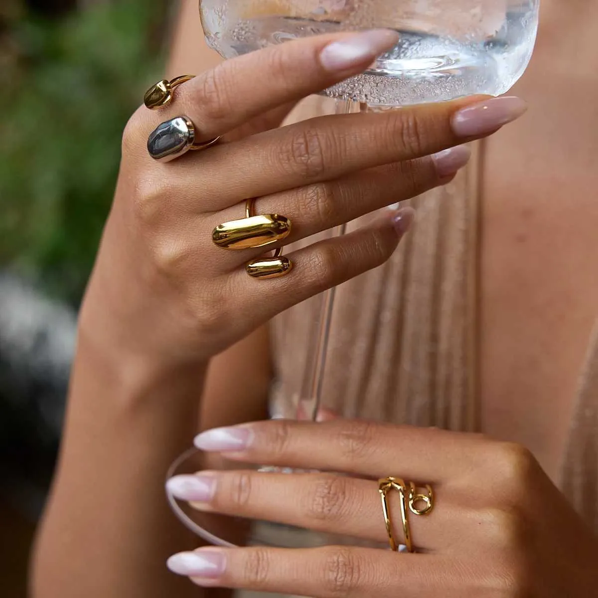 Bague ouverte géométrique ovale dorée en acier inoxydable femme_voghion.com