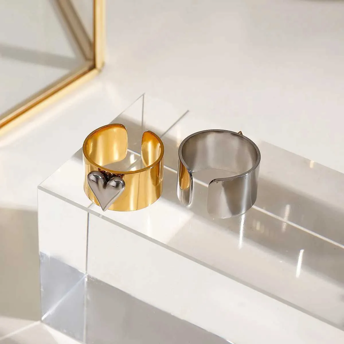 Designring med hjärta i rostfritt stål 18k pvd guldpläterad_voghion.com