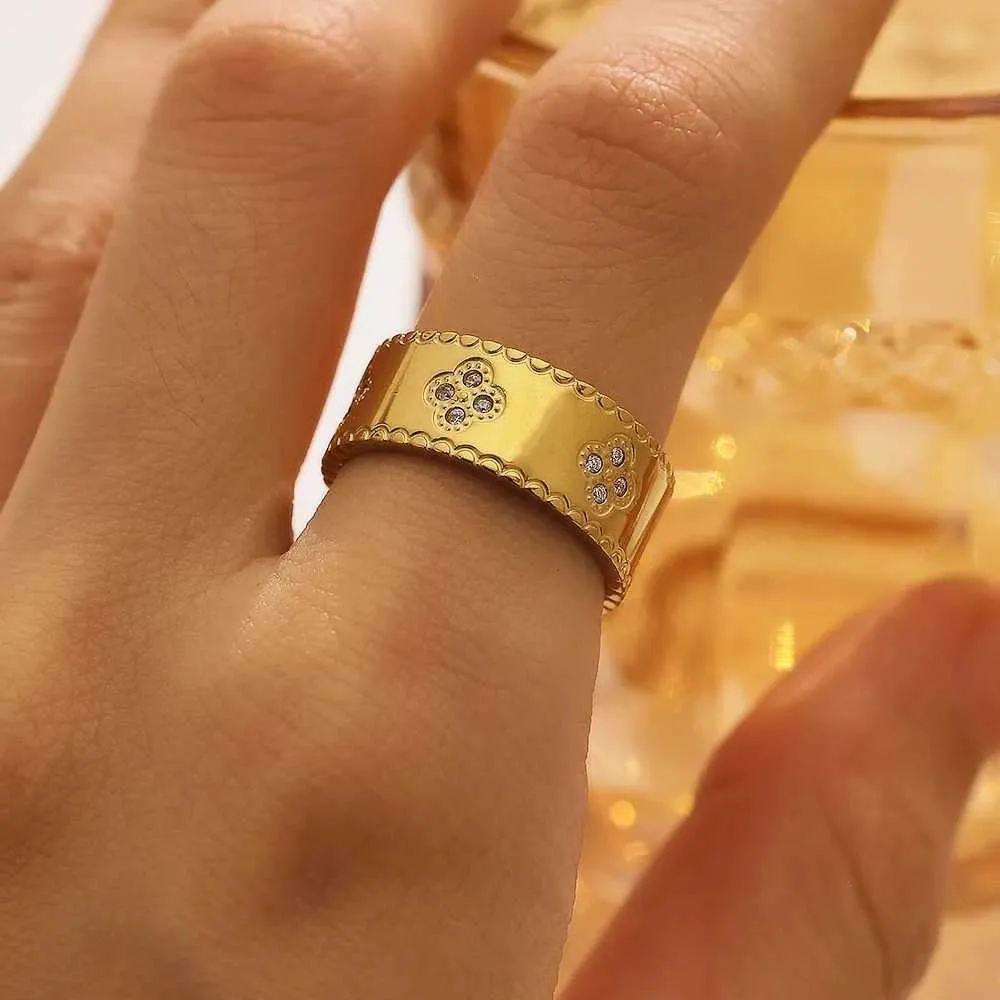 Crystal Star Ring Gold Plated Titanium Steel Waterproof Jewelry_voghion.com