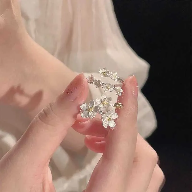Unique Delicate Flower Opening Adjustable Rings For Women Silver Color Minimalist Finger Ring Engagement Jewelry Female_voghion.com