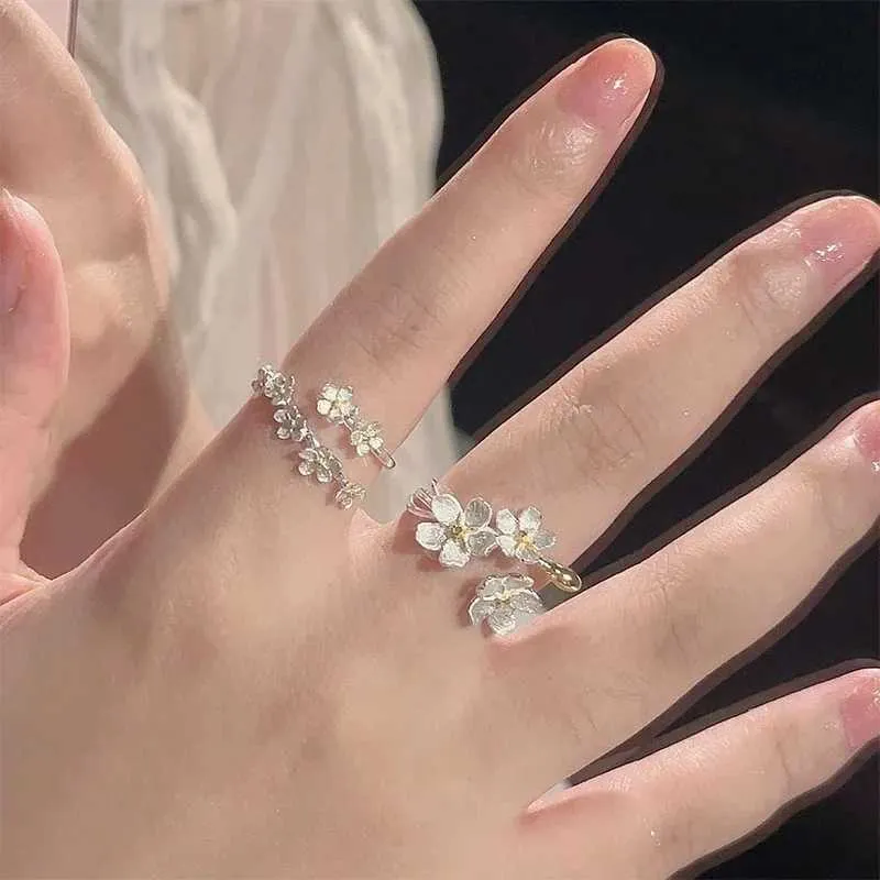 Unique Delicate Flower Opening Adjustable Rings For Women Silver Color Minimalist Finger Ring Engagement Jewelry Female_voghion.com
