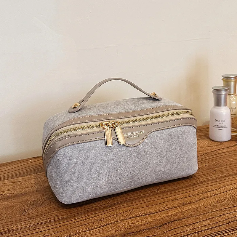 china toiletry travel bag Carrywell (Not Made In China) for Women with Hanging Hook, Makeup Organizer Case, Water-Resistant Cosmetic Bag For Full-size Containers, Toiletries, Pink Large : Carrywell: Beauty & Personal Care This spacious toiletry bag is built to last and designed to impress China Customized EVA travel cosmetic
