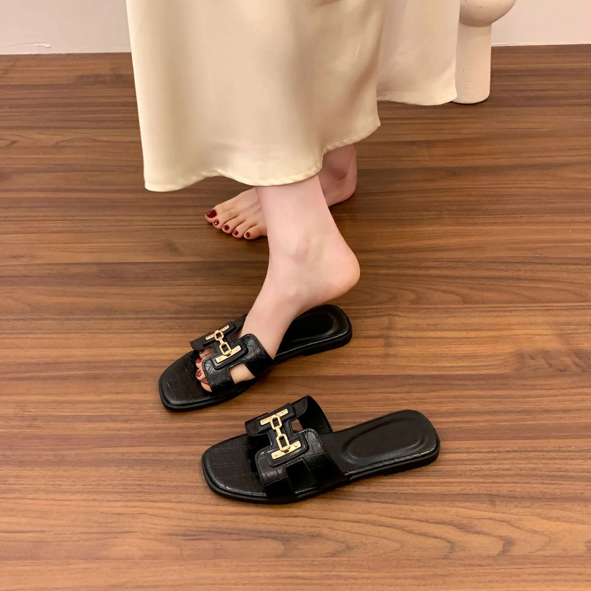 Women's Square Toe Slides Metal Buckle Casual Plus Size Summer New Versatile One Strap Slippers For Women Beach Outdoor_voghion.com