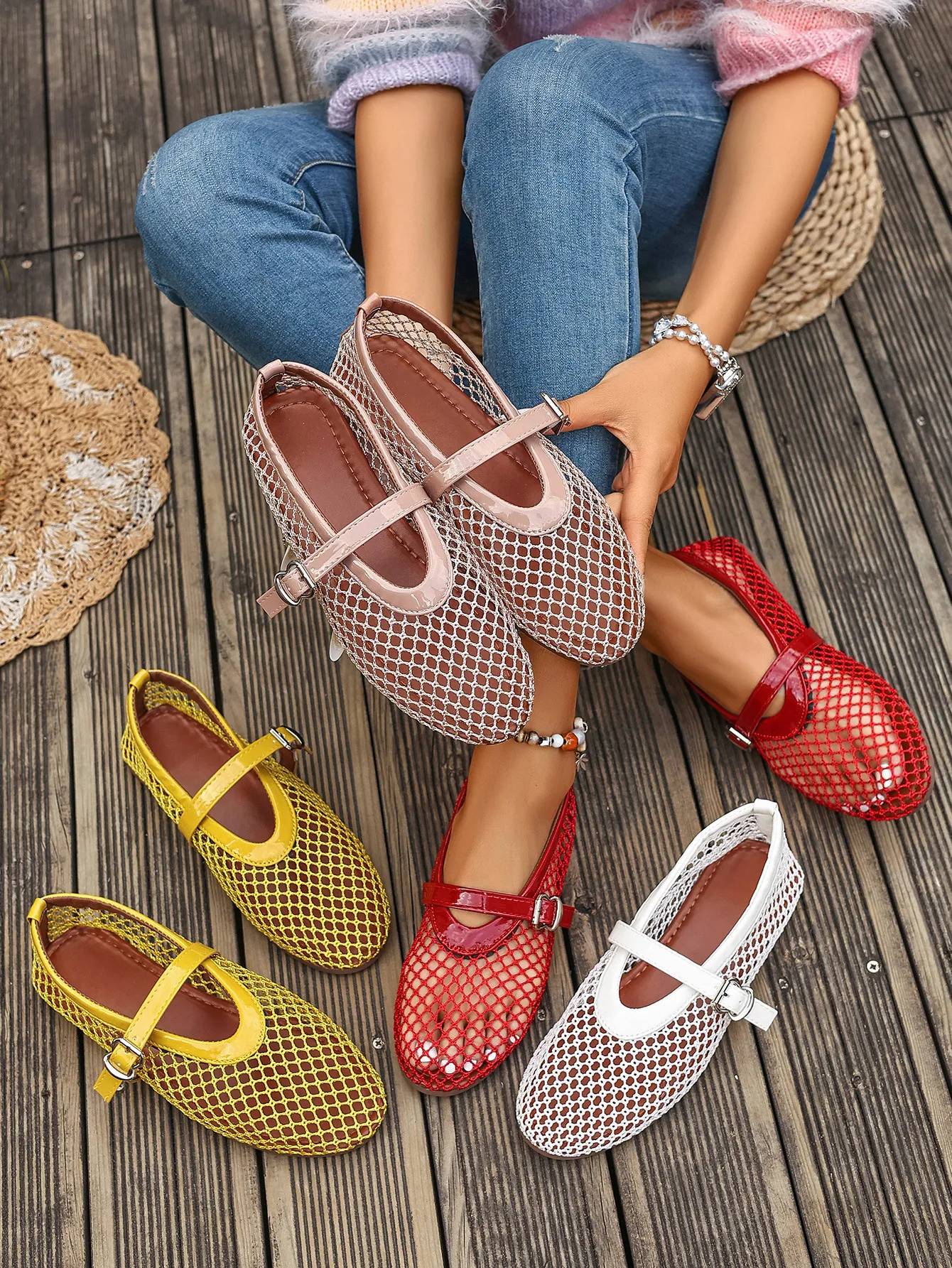 Women's Mesh Flat Sandals With Buckle Strap Breathable Shoes_voghion.com