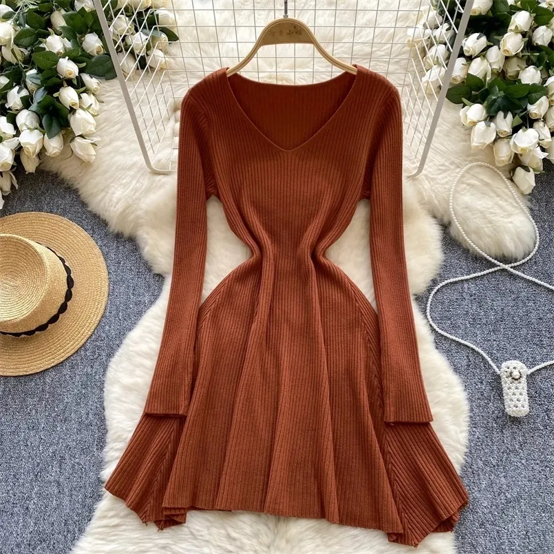 aline sweater dress THE ANNALEE RIBBED MINI IN BROWN X-Large custom fit at every stage Snap shoulder straps and hidden nursing strap for feeding access Wide Ribbed A-Line Midi Maternity Sweater