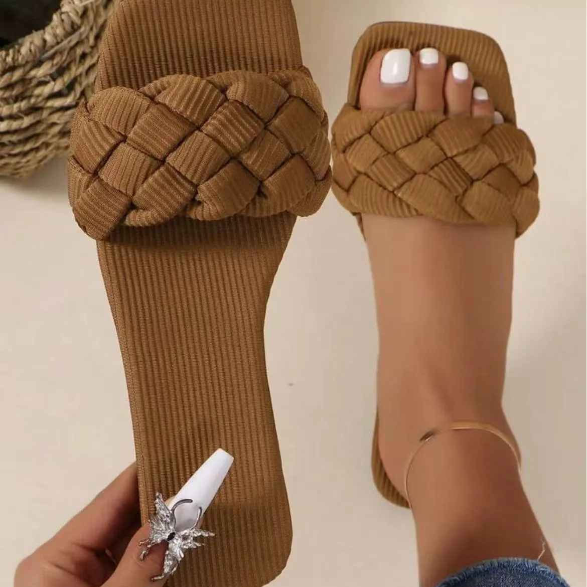 Designer Women's High Quality Luxury Knitted Strap With Square Toe Casual Smooth Sandals_voghion.com