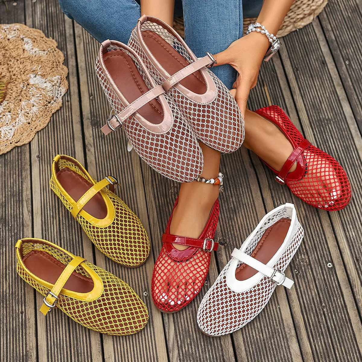 Women's Mesh Flats Buckle Strap Breathable Casual Shoes Large-size Soft-soled Breathable Shoes For Women New Flat-soled_voghion.com
